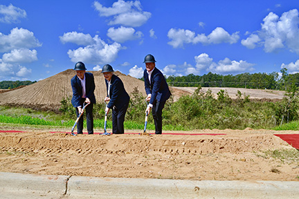 Alabama Gov. Kay Ivey (center) joins Mercedes officials Jason Hoff (left) and Markus Schäfer in turning a shovel at a groundbreaking ceremony for the automaker’s 2 million-square-foot battery plant in Bibb County, Ala. The plant will supply battery packs for Alabama-made electric vehicles at Mercedes’ plant in Vance, Ala.