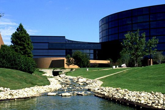 Alcon Laboratories will invest $275 million in its Atlanta area manufacturing campus to boost contact lens production.